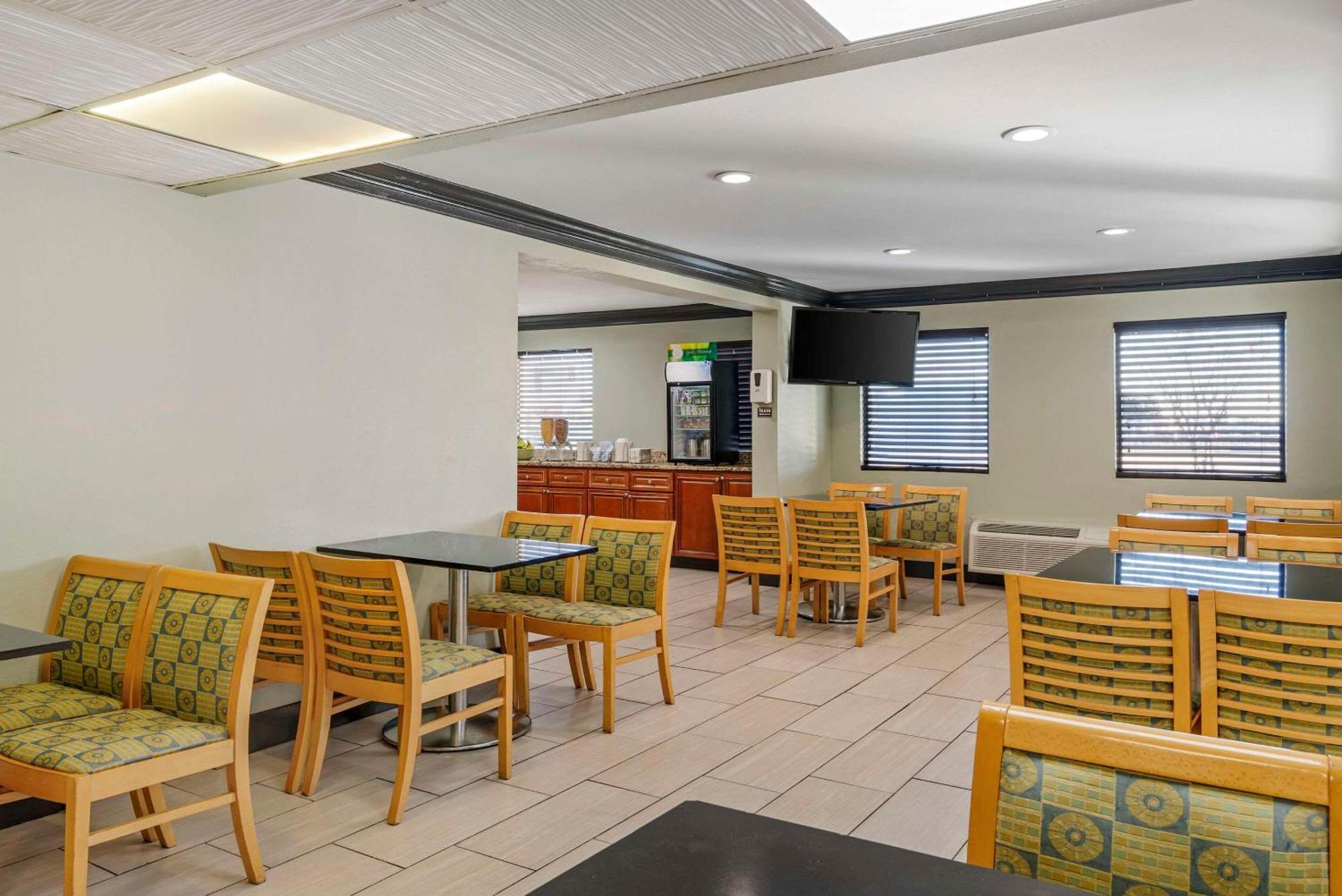 Quality Inn & Suites Morrow Atlanta South Buitenkant foto