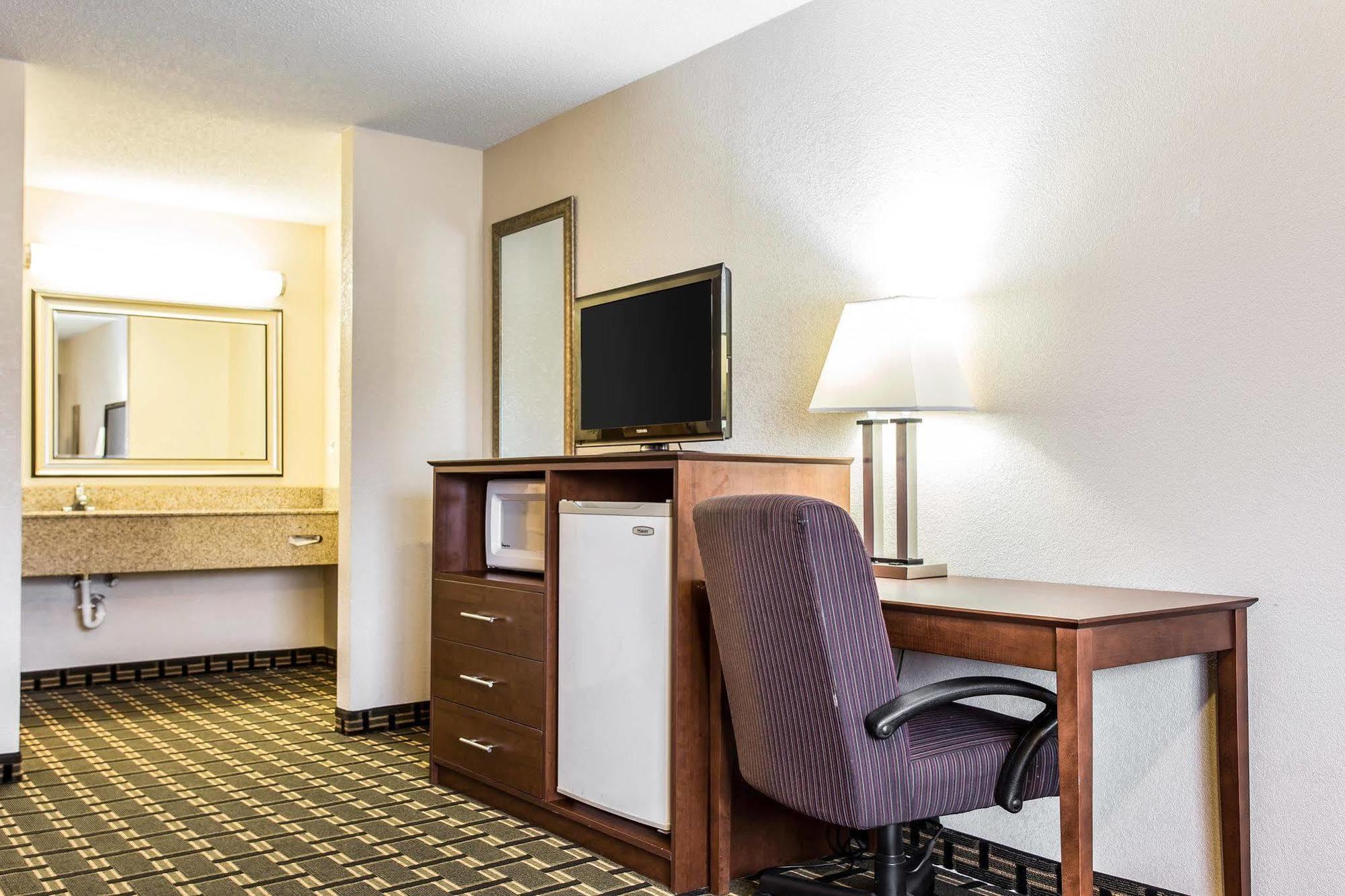 Quality Inn & Suites Morrow Atlanta South Buitenkant foto