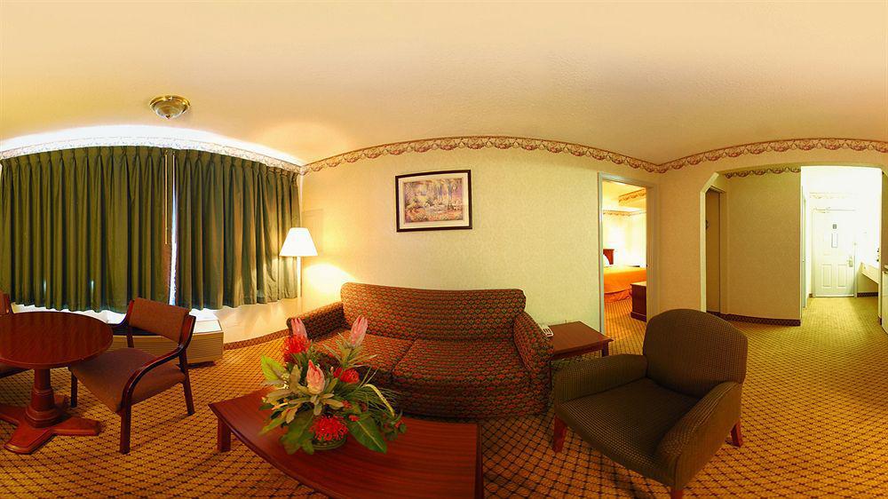 Quality Inn & Suites Morrow Atlanta South Buitenkant foto